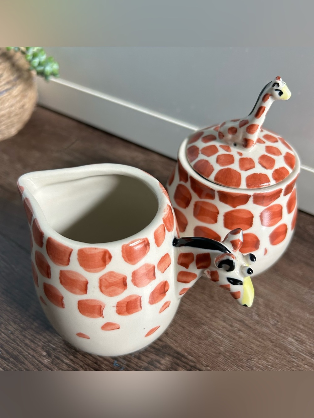 Hand Painted Giraffe Cream & Sugar Set
Ceramic Safari Animal Kitchen Decor